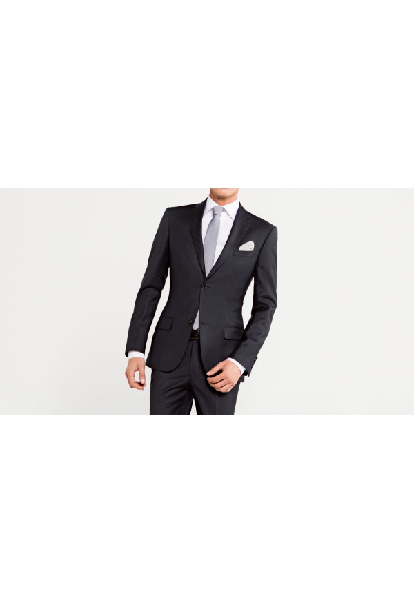 Tailored Charcoal Grey Herringbone Suit in Wool Altstadt Mansolutely