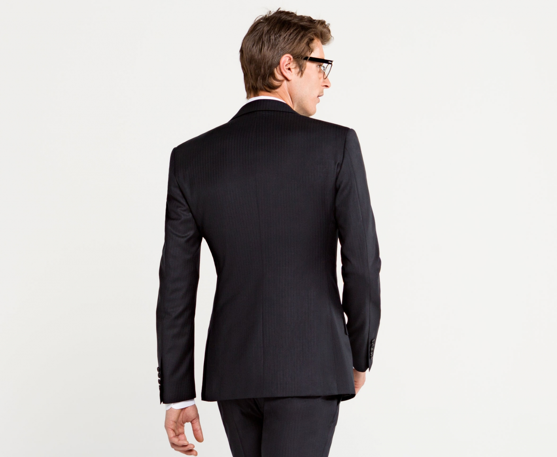 Tailored Charcoal Grey Herringbone Suit in Wool Altstadt Mansolutely