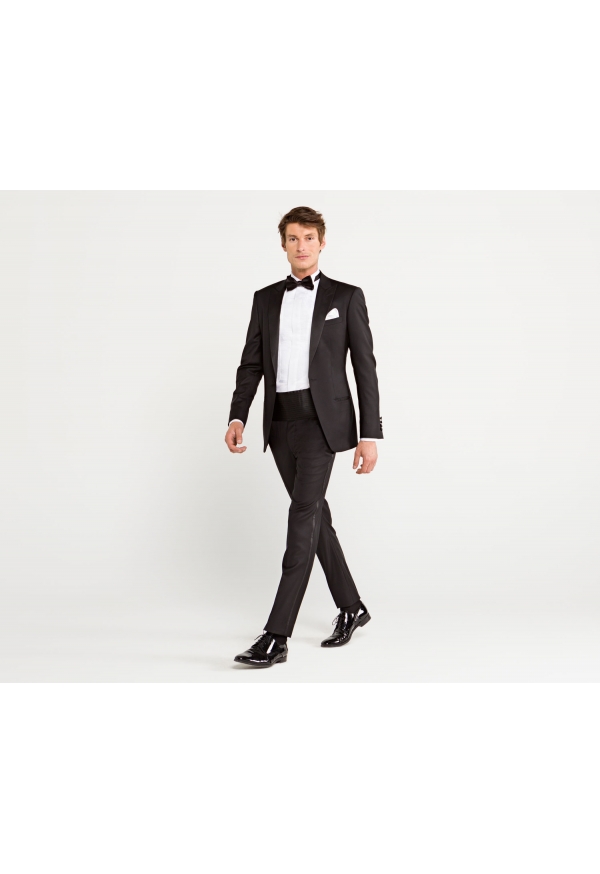 dress for black tie event